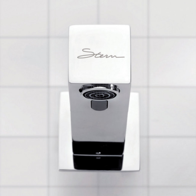 Stern-QUADRATm9.jpg Stern-QUADRATm9.jpg