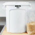 Крышка для контейнера Rubbermaid BRUTE на 37.9 литров, белая, Арт.FG260900WHT Крышка для контейнера Rubbermaid BRUTE на 37.9 литров, белая, Арт.FG260900WHT