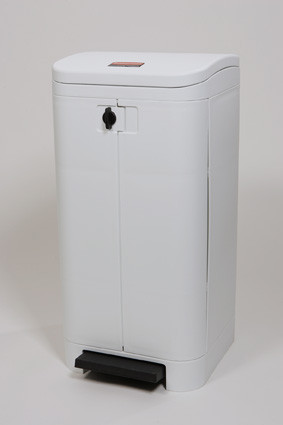 Контейнер с педалью Rubbermaid Step-On Best 100 литров, белый, Арт.FG615100WHT Контейнер с педалью Rubbermaid Step-On Best 100 литров, белый, Арт.FG615100WHT