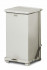 Контейнер с педалью Rubbermaid Defender 90 литров, белый, Арт.FGST24EPLWH Контейнер с педалью Rubbermaid Defender 90 литров, белый, Арт.FGST24EPLWH